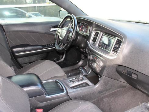 Used 2022 Dodge Charger SXT image 17