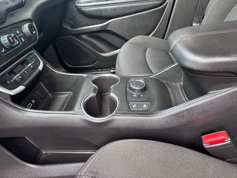 Used 2022 GMC Terrain SLE image 15