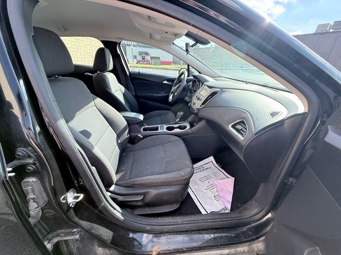 Used 2018 Chevrolet Cruze LS image 15