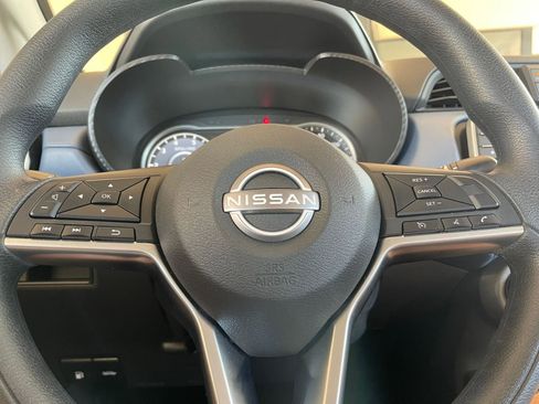 Used 2025 Nissan Versa SV image 25