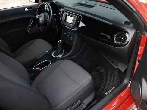 Used 2019 Volkswagen Beetle 2.0T S FWD image 21