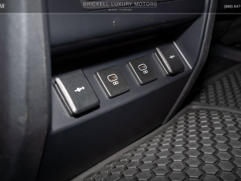 Used 2022 Land Rover Defender 90 X-Dynamic HSE AWD/4WD image 24