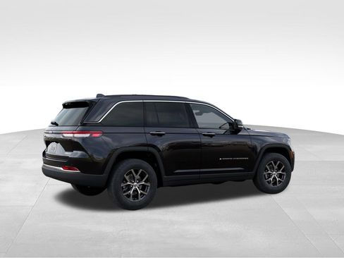 Used 2025 Jeep Grand Cherokee Limited w/ Luxury Tech Group II image 4