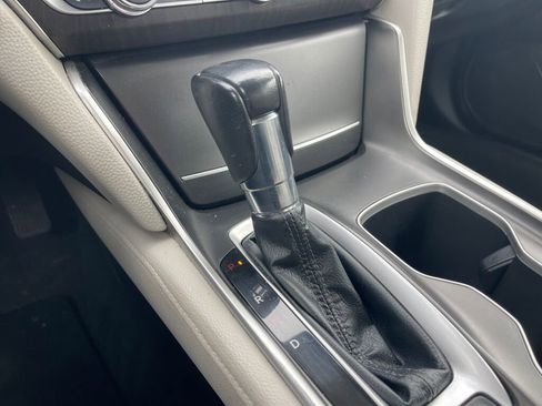 Certified 2018 Honda Accord Touring image 11