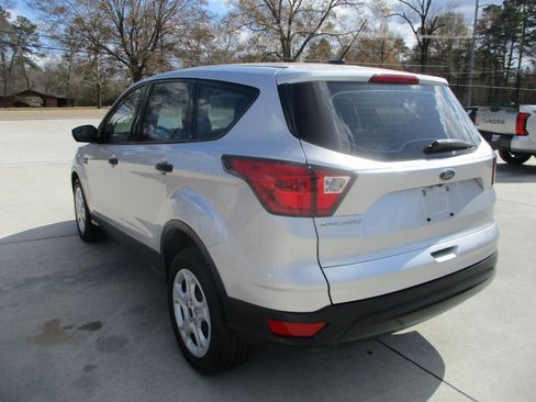 Used 2019 Ford Escape S image 8