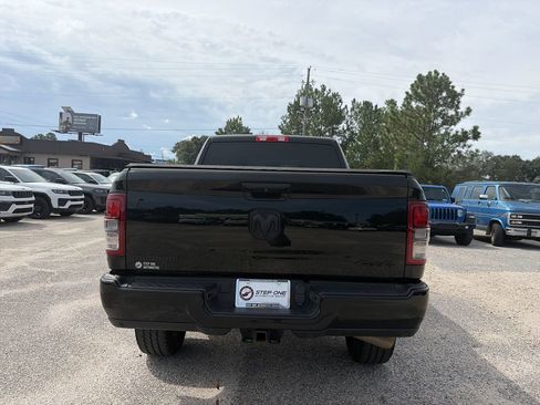Used 2024 RAM 2500 Big Horn w/ Night Edition AWD/4WD image 5