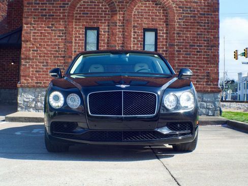 Used 2018 Bentley Flying Spur S V8 AWD/4WD image 2