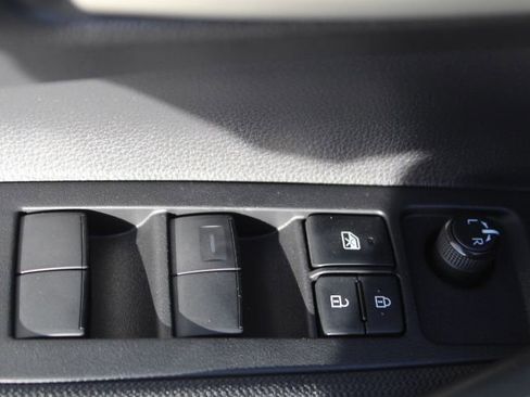 Used 2021 Toyota Corolla LE image 14