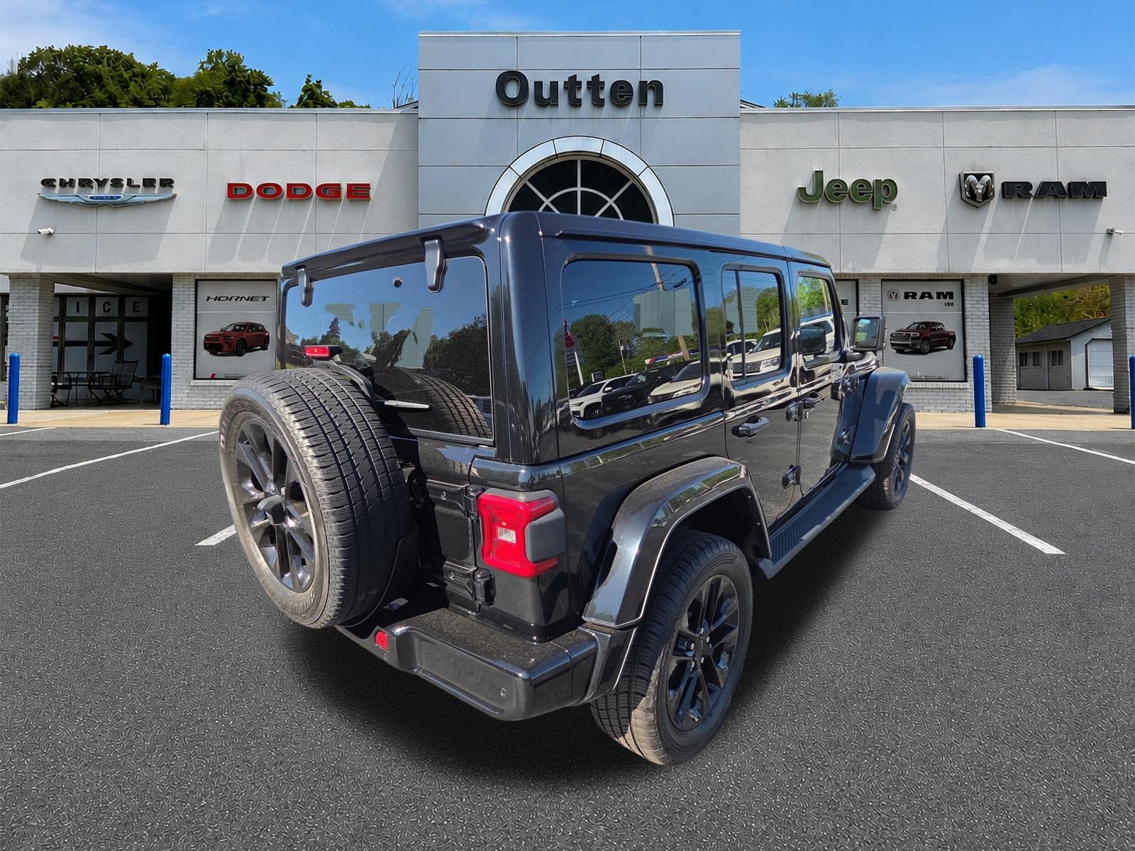 Certified 2021 Jeep Wrangler Unlimited Sahara AWD/4WD image 4