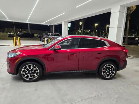 Used 2025 BMW X2 xDrive28i w/ Premium Package AWD/4WD image 3