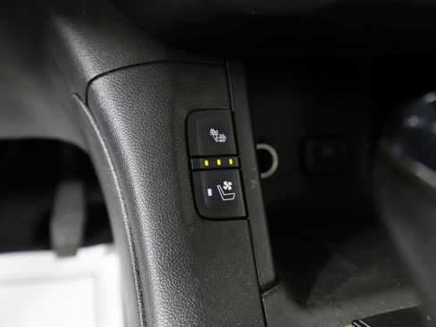 Used 2019 GMC Acadia Denali w/ Technology Package AWD/4WD image 35