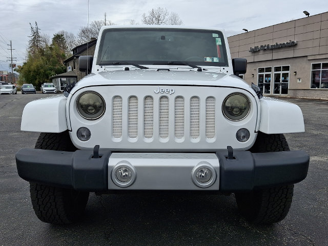 Used 2014 Jeep Wrangler Unlimited Sahara w/ Dual Top Group AWD/4WD image 2