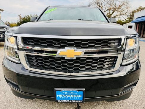 Used 2018 Chevrolet Suburban LT image 25