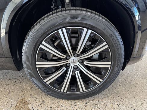 Used 2024 Volvo XC90 B6 Core w/ Protection Package Premier image 41