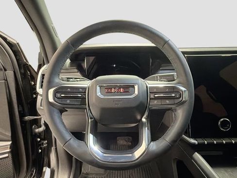 Used 2025 GMC Acadia Elevation w/ Elevation Premium Package AWD/4WD image 10
