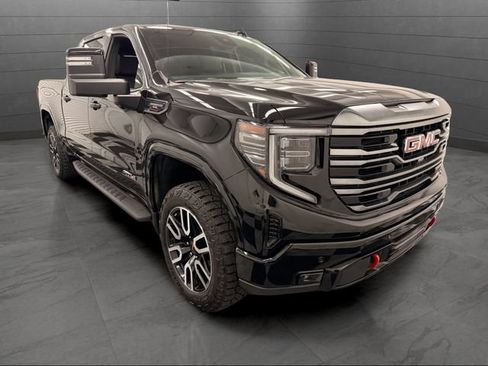 Used 2024 GMC Sierra 1500 AT4 w/ Technology Package AWD/4WD image 7
