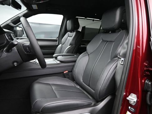 New 2026 Jeep Grand Wagoneer Limited AWD/4WD image 11