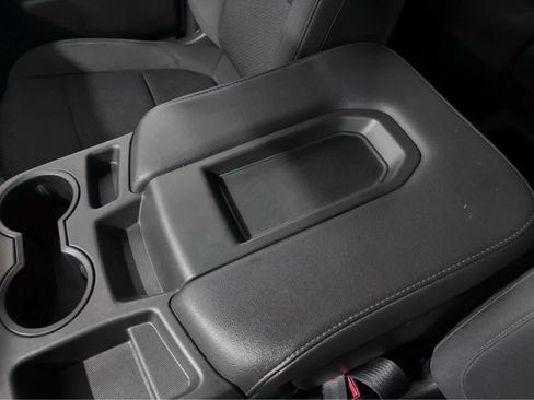 Used 2019 Chevrolet Silverado 1500 Custom w/ Custom Convenience Package AWD/4WD image 25
