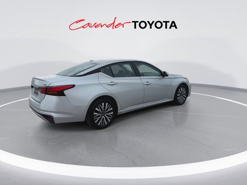 Used 2023 Nissan Altima 2.5 SV image 8