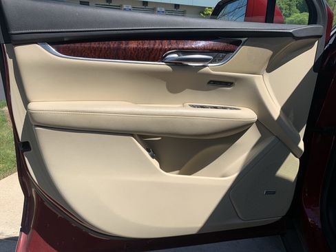 Used 2019 Cadillac XT5 Premium Luxury image 14