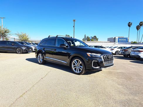 Used 2025 Audi Q7 3.0T Premium Plus w/ Premium Plus Package image 2
