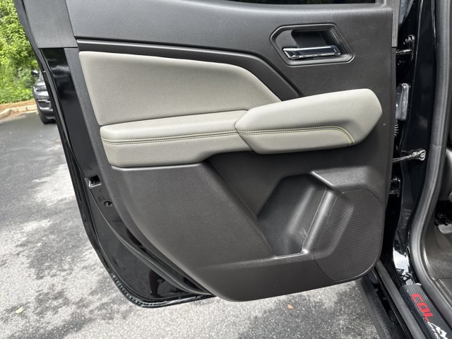 Used 2025 Chevrolet Colorado ZR2 w/ Technology Package AWD/4WD image 23