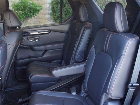 Used 2025 Honda Pilot TrailSport image 24