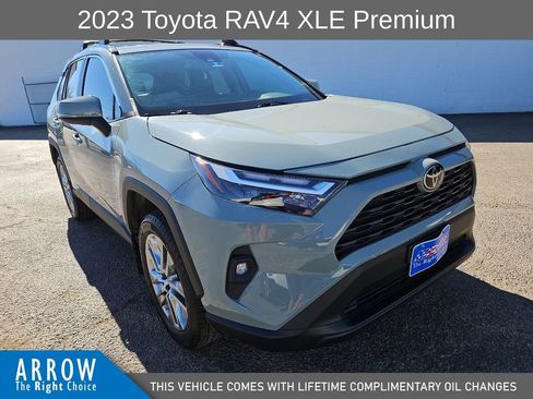 Used 2023 Toyota RAV4 XLE Premium image 2