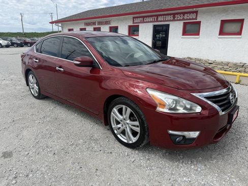 Used 2013 Nissan Altima 3.5 SV FWD image 1