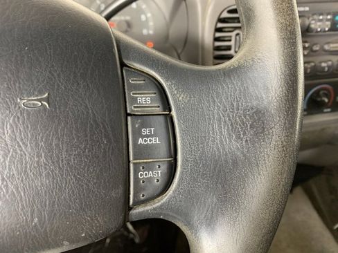 Used 1997 Ford F150 XLT image 14