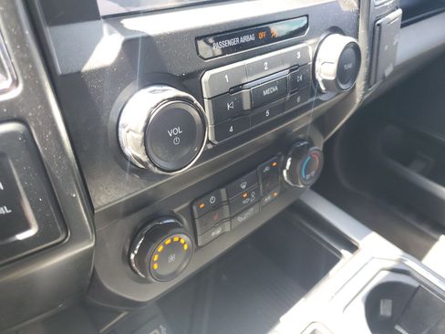 Used 2019 Ford F150 XLT w/ Equipment Group 302A Luxury AWD/4WD image 21