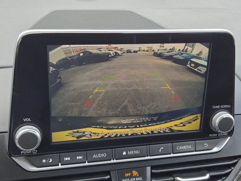 Used 2025 Nissan Altima 2.5 SV FWD image 20
