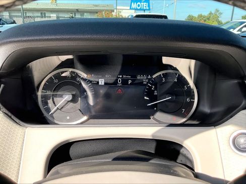 Used 2023 Land Rover Range Rover Velar R-Dynamic S AWD/4WD image 22
