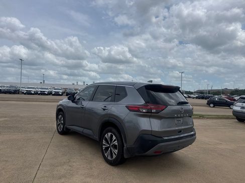 Used 2023 Nissan Rogue SV FWD image 16