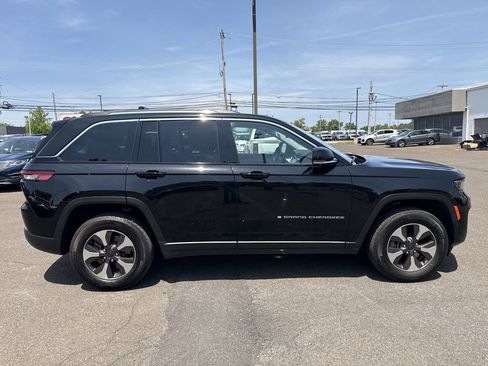 Used 2022 Jeep Grand Cherokee Limited 4xe w/ Luxury Tech Group II AWD/4WD image 6