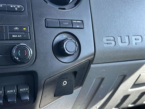Used 2014 Ford F550 4x4 Regular Cab Super Duty image 18
