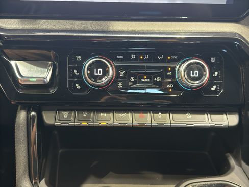 Used 2024 GMC Sierra 3500 AT4 w/ AT4 Preferred Package AWD/4WD image 36