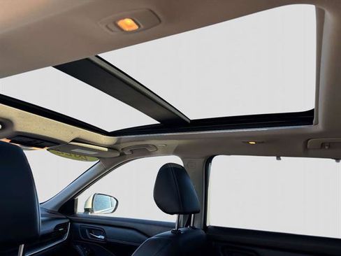 Certified 2022 Nissan Rogue SV w/ SV Premium Package image 11