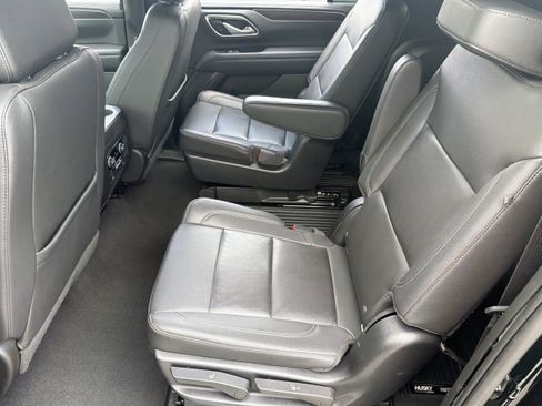 Used 2022 Chevrolet Suburban LT w/ Luxury Package AWD/4WD image 22