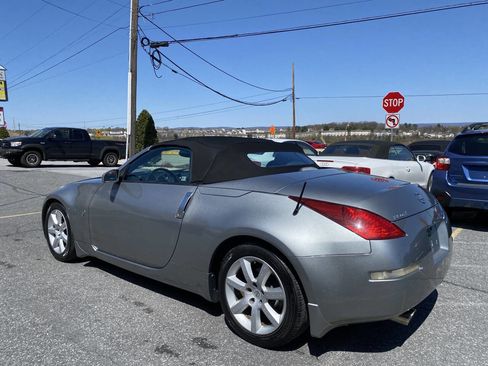 Used 2005 Nissan 350Z Touring image 9