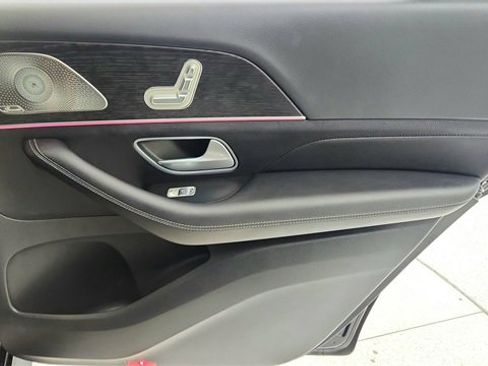 Used 2025 Mercedes-Benz GLS 450 4MATIC image 28