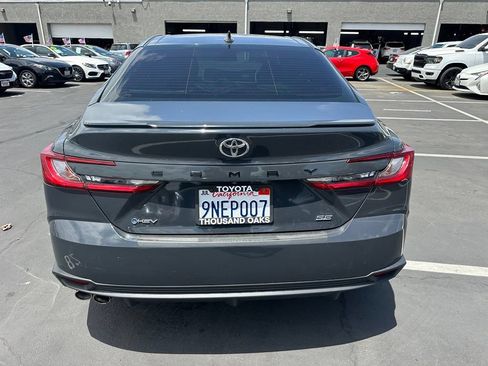 Used 2025 Toyota Camry SE FWD image 3