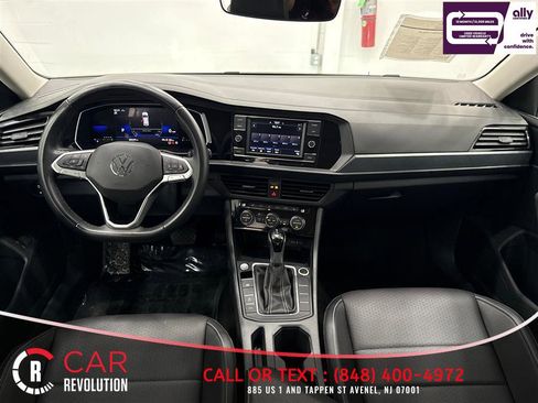 Used 2024 Volkswagen Jetta SE FWD image 35