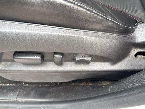 Used 2017 GMC Terrain SLT w/ Open Road Package image 12