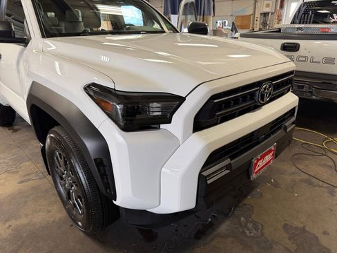 Used 2025 Toyota 4Runner SR5 image 28