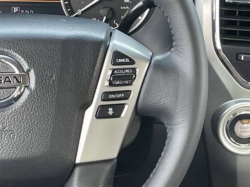 Used 2021 Nissan Titan SV w/ SV Convenience Package image 20