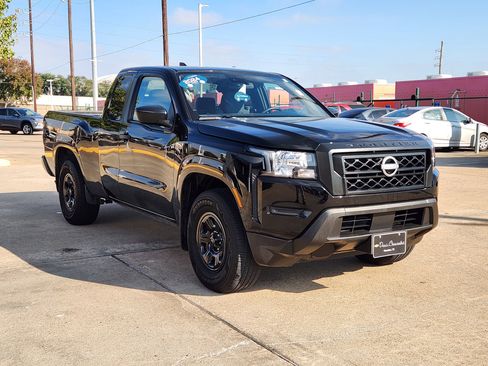 Used 2024 Nissan Frontier S image 4