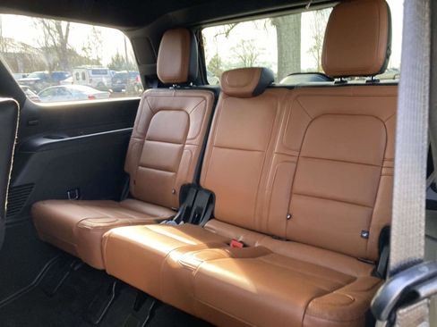 Used 2021 Lincoln Navigator Reserve AWD/4WD image 17