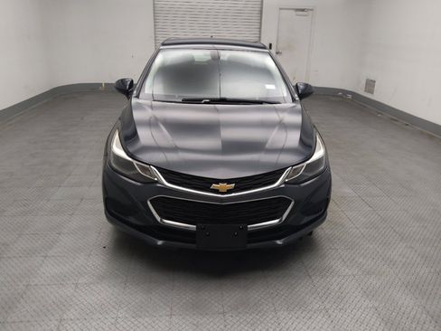 Used 2018 Chevrolet Cruze LT FWD image 14