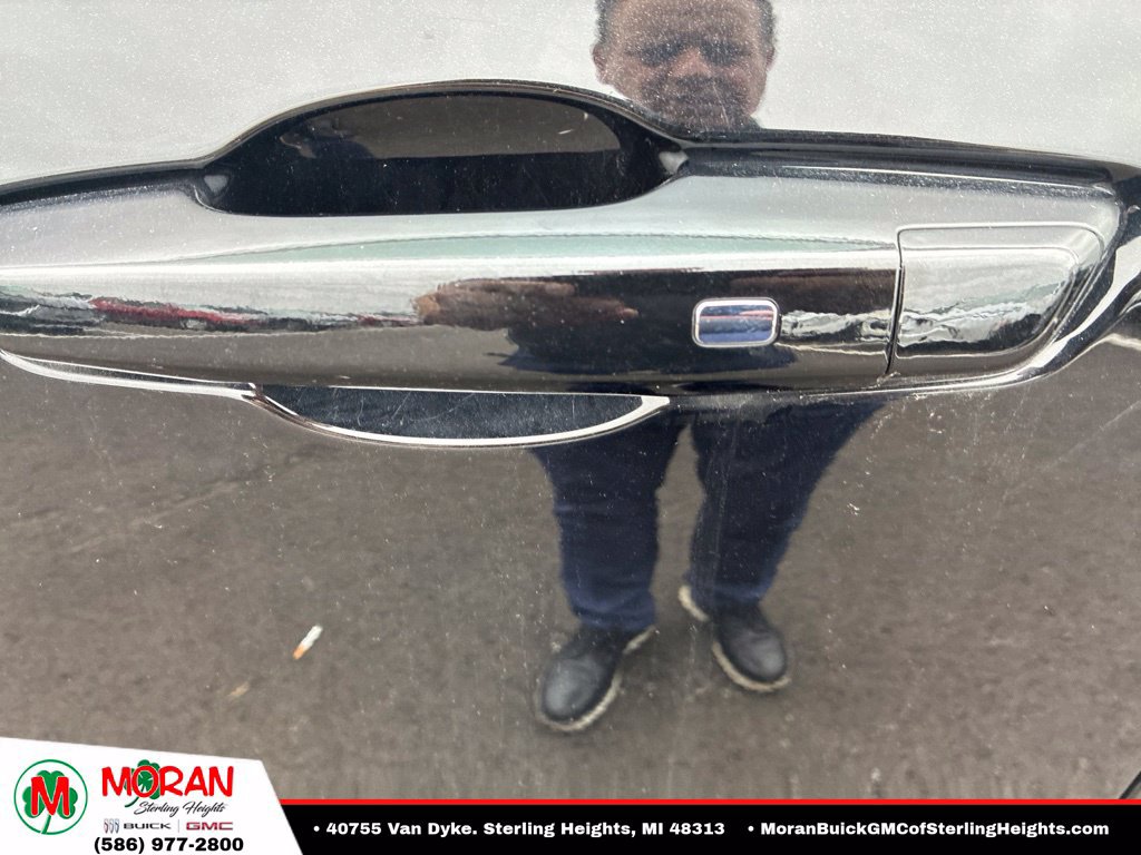 Certified 2025 Buick Enclave Sport Touring FWD image 11